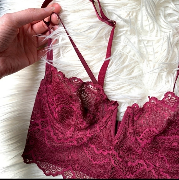 La Senza Strappy Lace Bra - Picture 2 of 4